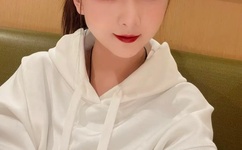 男同桌把我的奶罩扒了亲我的胸